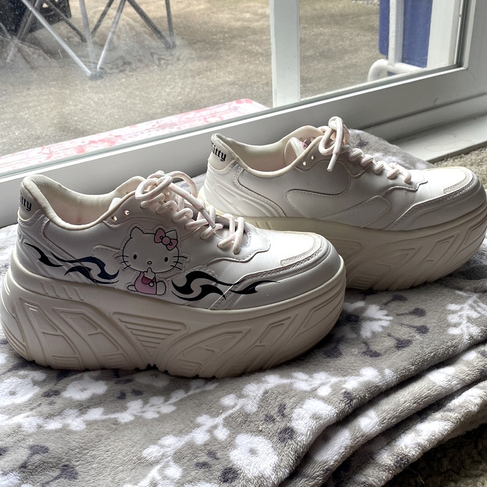 Hello kitty bershka shoes!!! Worn once.💘💘
